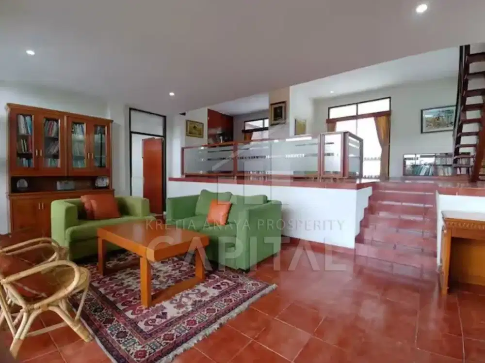 RUMAH TERAWAT DI SAYAP RANCABENTANG CIUMBEULUIT