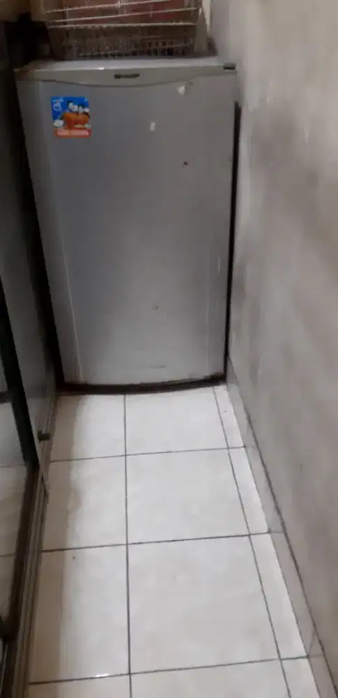 Kulkas sharp 1pintu