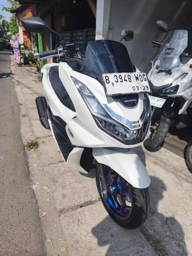 JUAL HONDA PCX CBS 160 2023 PEMAKAIAN 2024 KM LOW 5 rb