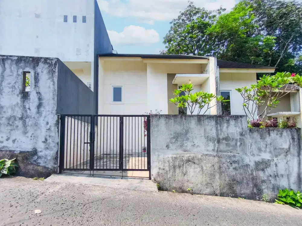 Rumah 2 Lt SHN 15 Menit ke Cibinong City Mall Dibantu KPR J-49541