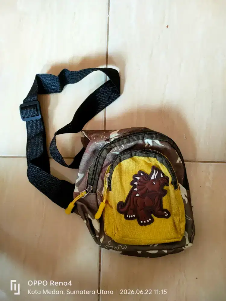 TAS SELEMPANG ANAK LAKI LAKI