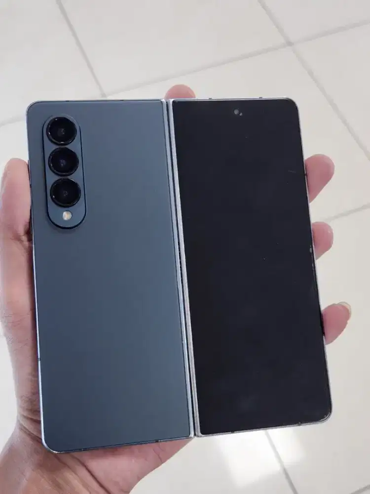Samsung Z fold 4 5G ram 12/256 resmi sein
Kelengkapan fullset