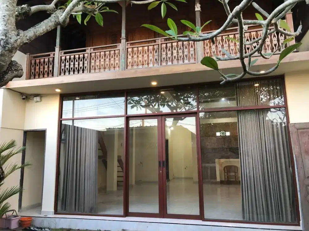 Disewakan rumah semi villa