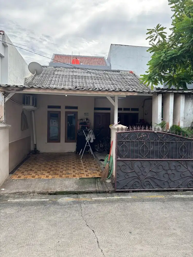 Dijual/Take Over Rumah Di Komplek Perumahan Taman Jatisari Permai