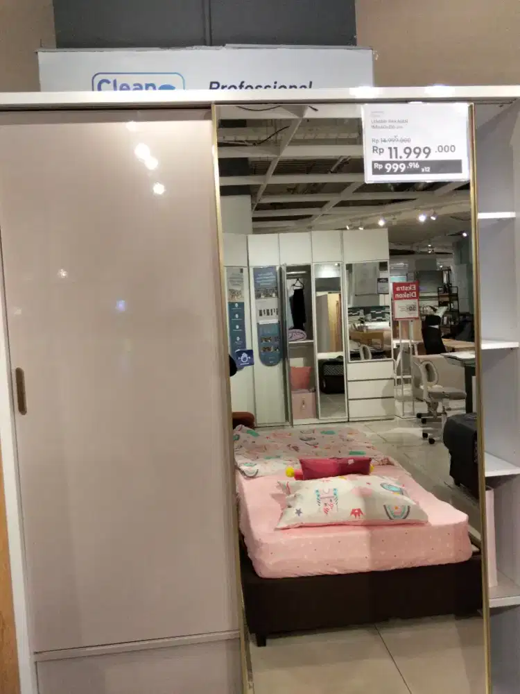 LEMARI PAKAIAN COLLIN
