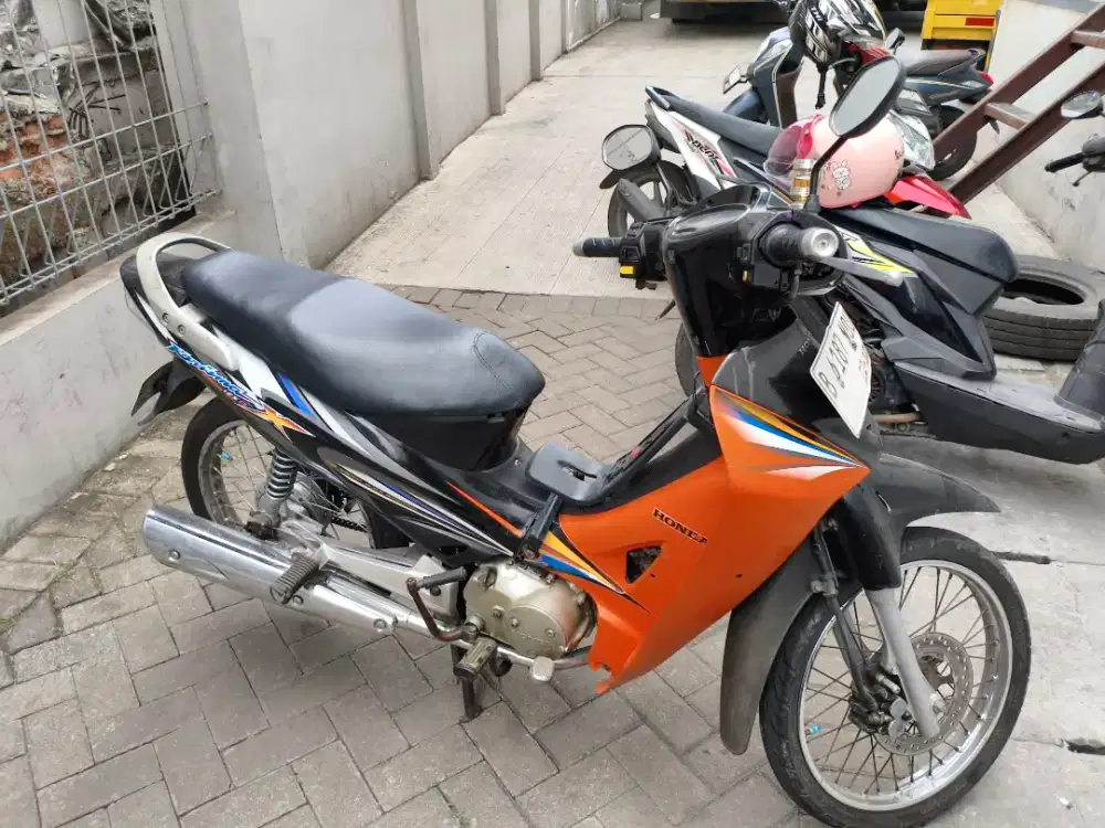 Honda Kharisma 125 D