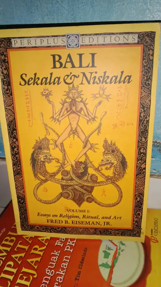 Buku antik Bali sekala dan niskala