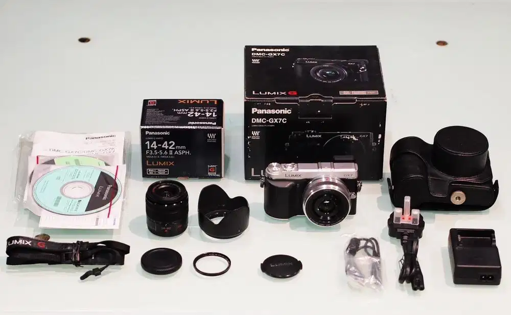 LUMIX GX7 Full Kit + Extra Lensa