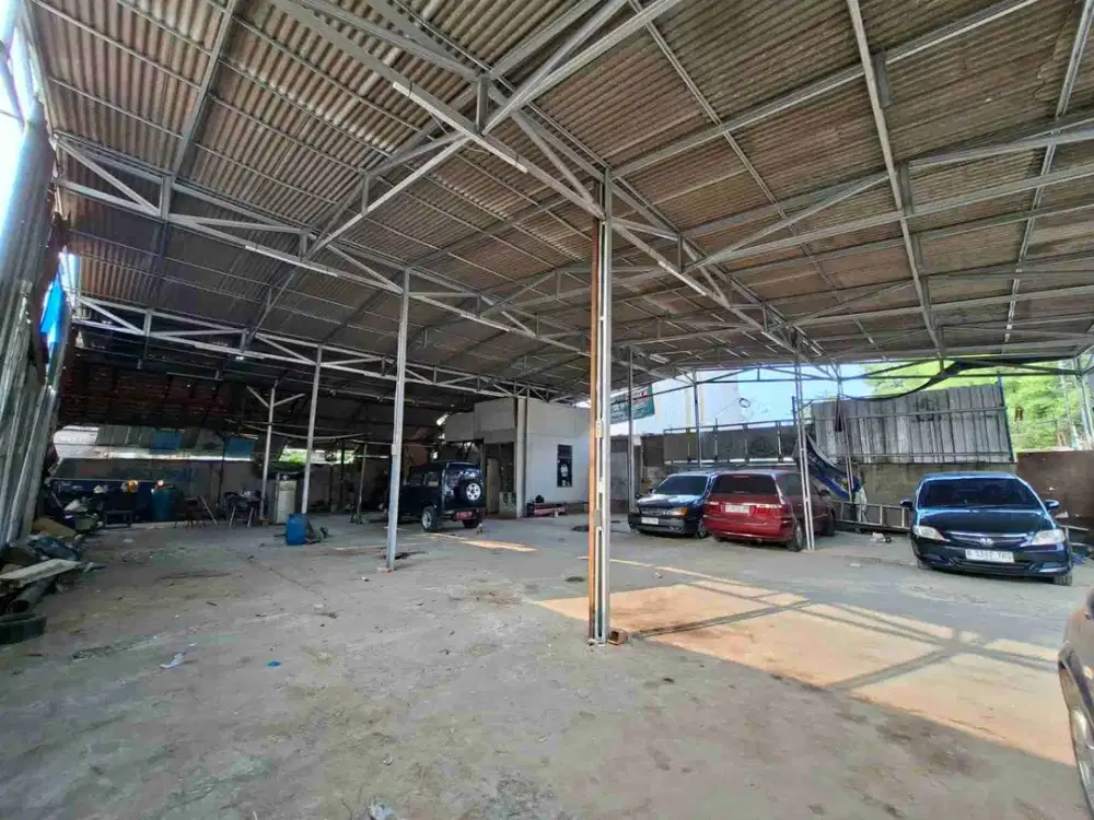 Disewakan lahan ex bengkel lokasi di pinggir jalan raya pulo gebang jakarta timur