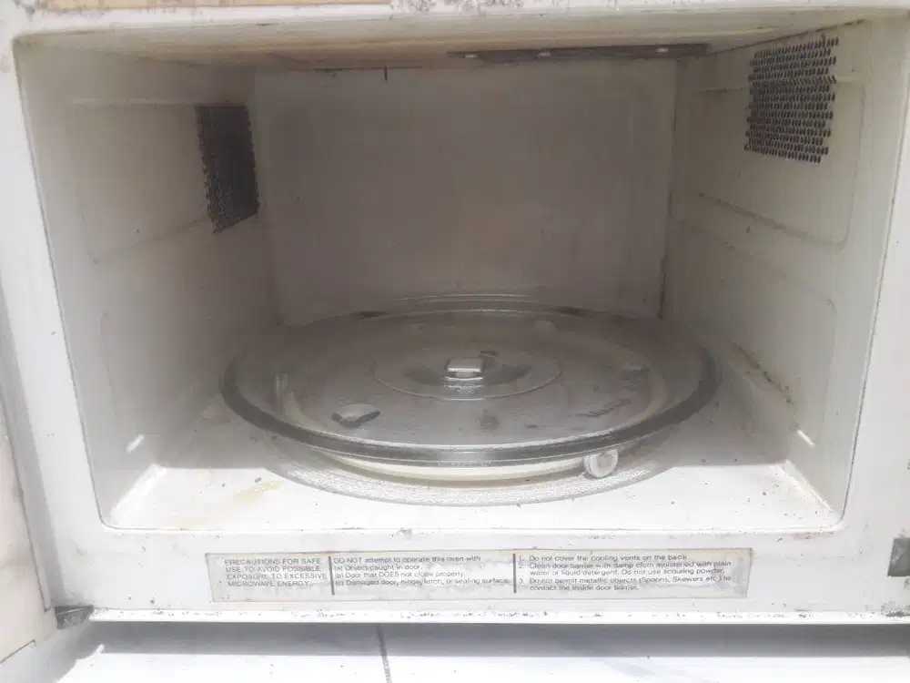 Microwave Model Lama