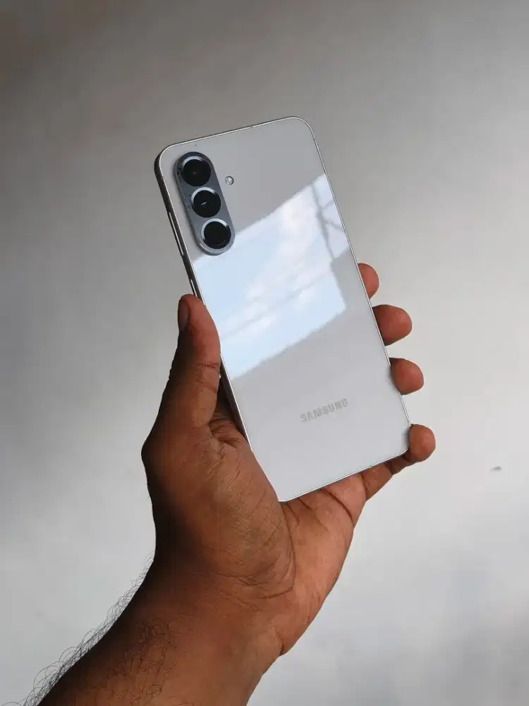Samsung A56 Awesome Lightgrey 8/256 Fulsett wuapik nemen