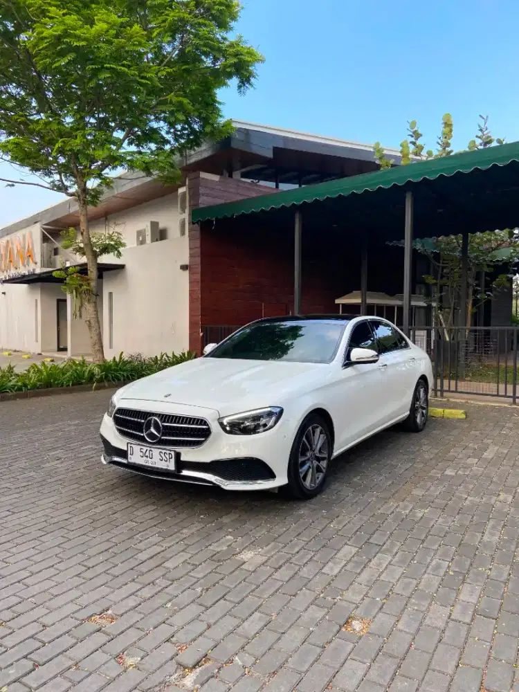 Mercedes Benz E200 AT 2023