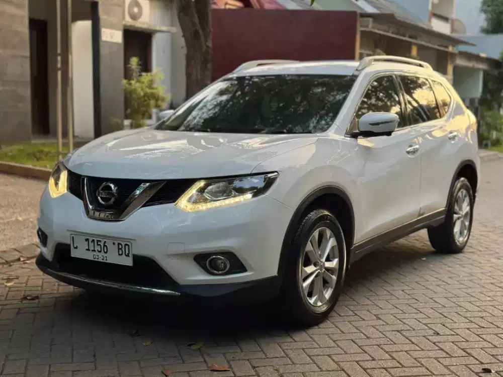XTrail pmk 2016 kondisi fresh 7 seater putih favorite