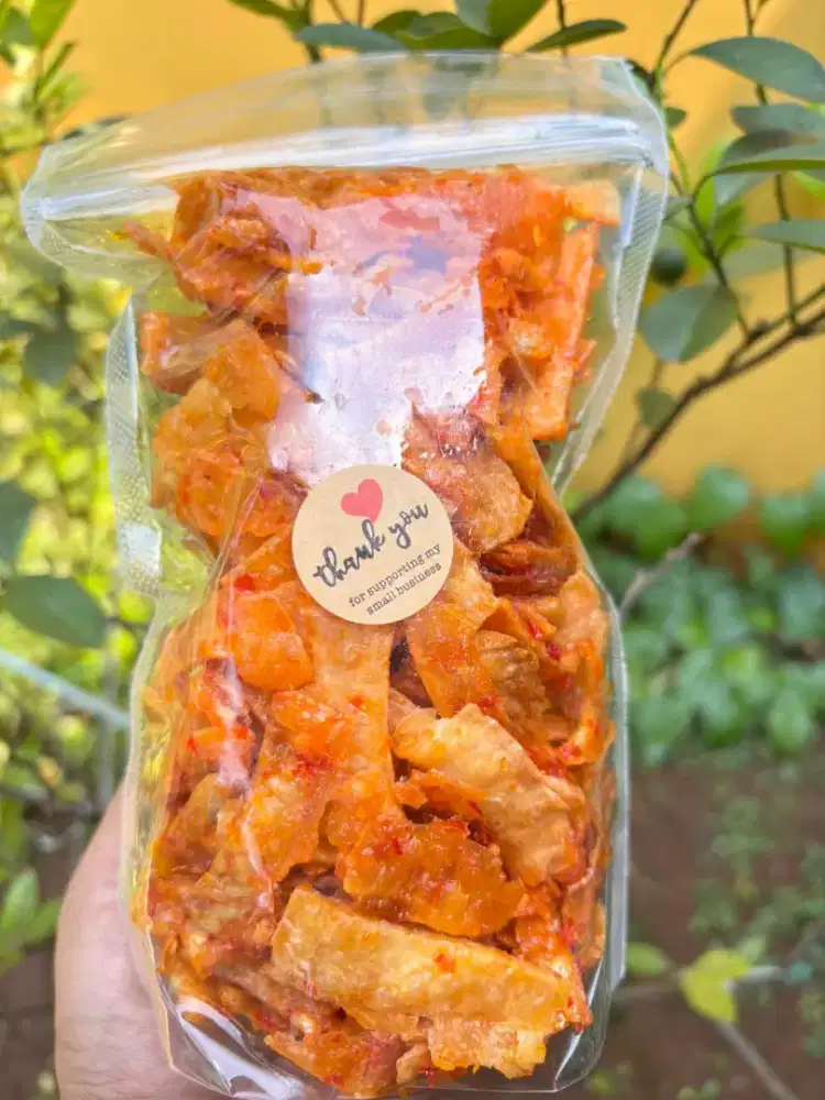 Keripik singkong pedas manis, empuk renyah