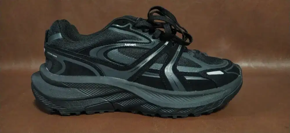 Dijual sepatu merek kalvert