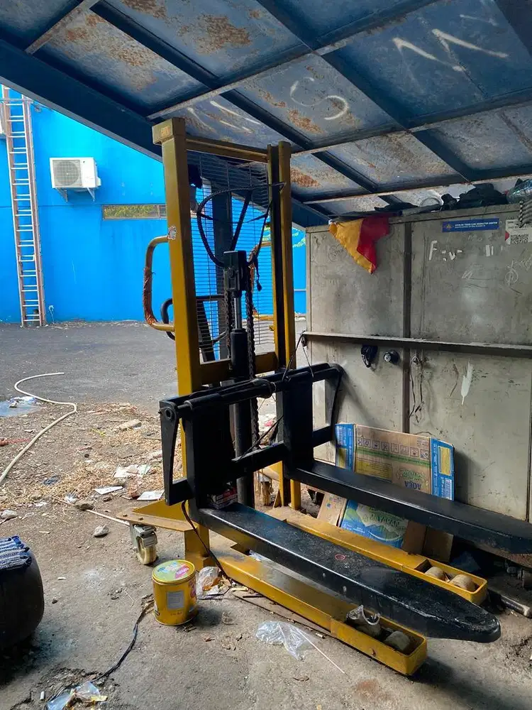 Krisbow Hand Stacker