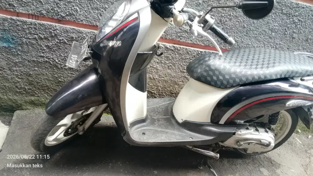 Honda Scoopy 2012 ,karbu  standaran mesin bagus sekali