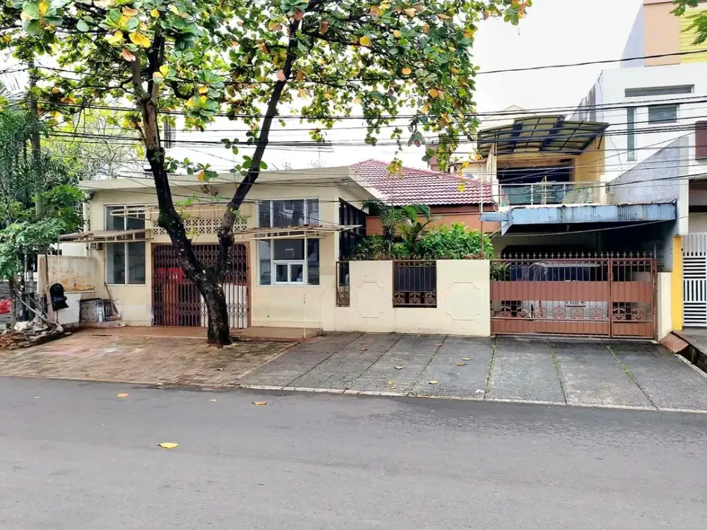 Dijual Rumah Luas Di Jalan Utama Perumahan Taman Aries Jakarta Barat