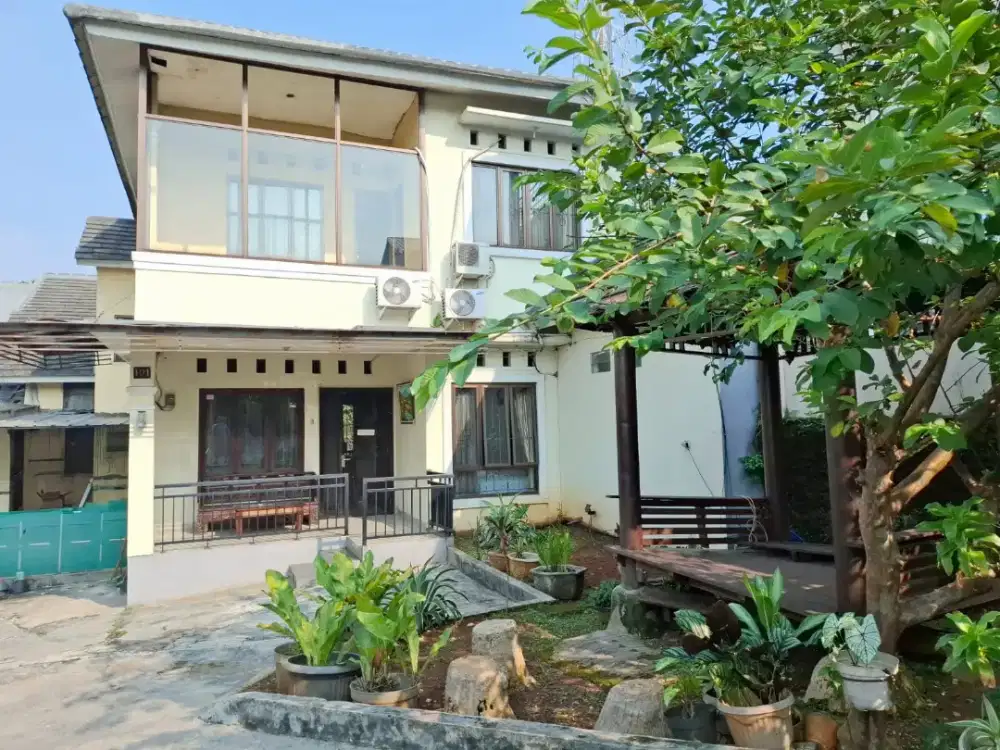 Dijual rumah dempet taman, dekat LRT, RS, bebas banjir, strategis
