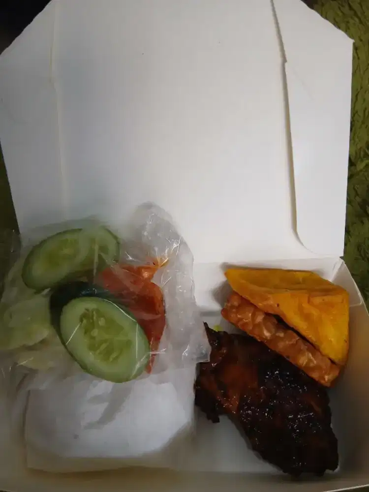 Paket nasi ayam hemat