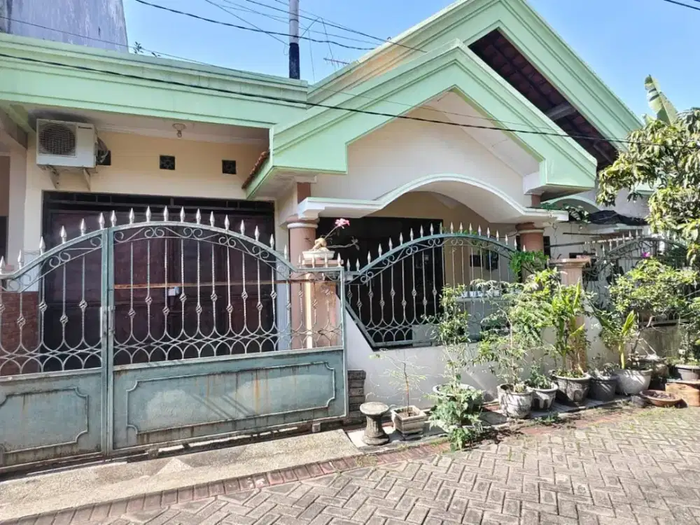 Rumah siap huni di jambangan surabaya