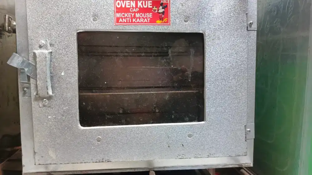 Oven tangkring Mickey