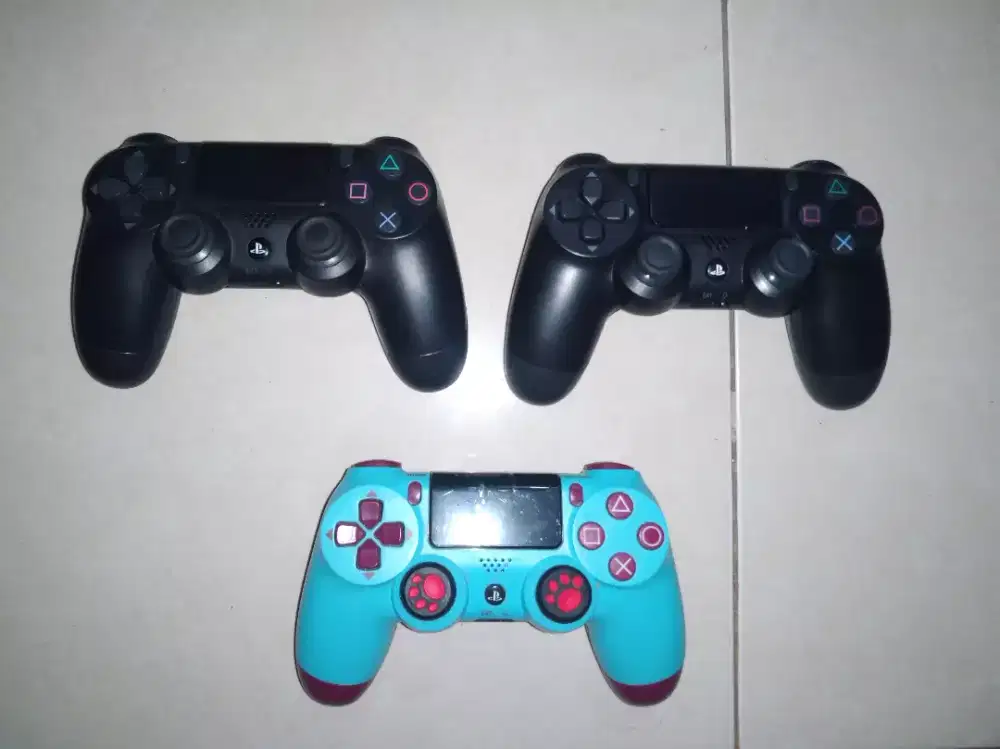3 buah Stik PS4 Like New Joss