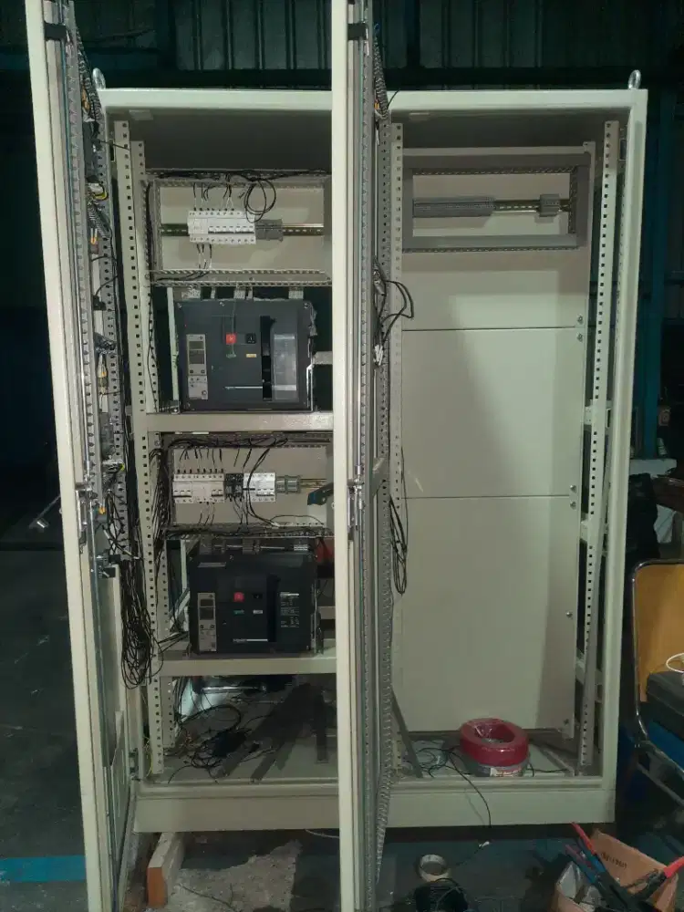 Perakitan panel dan instalasi