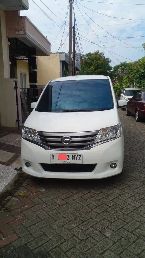 Serena 2013-barang simpanan-low KM