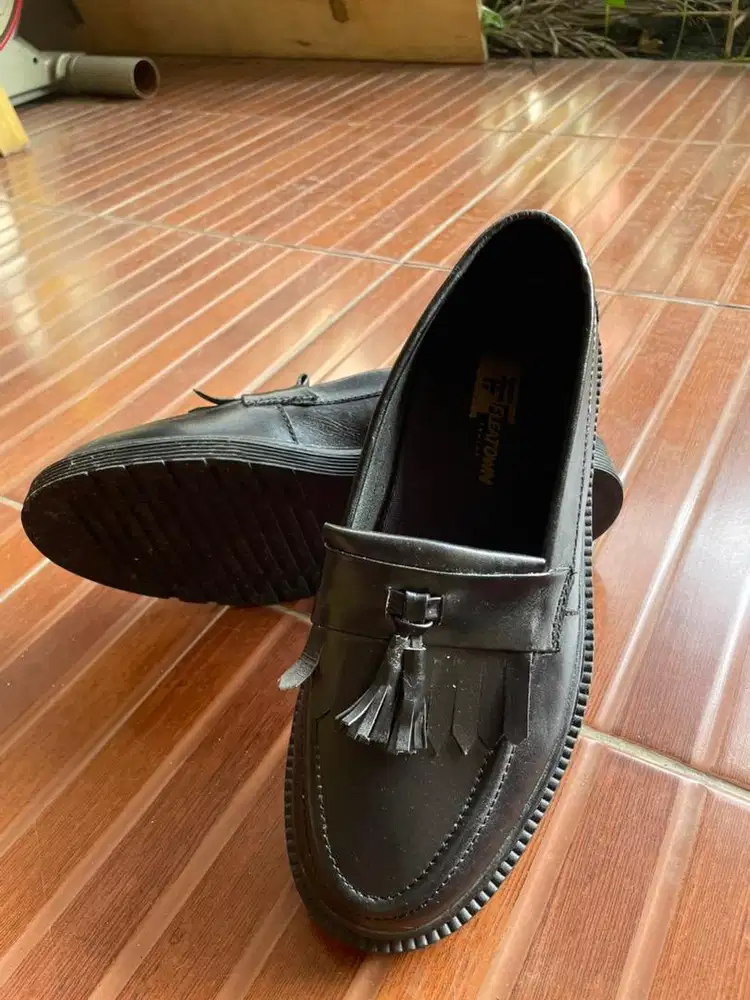 Sepatu kulit formal size 40
