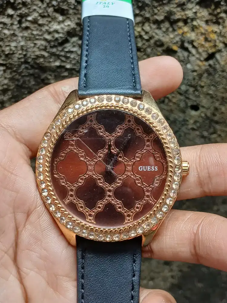 JAM TANGAN GUESS