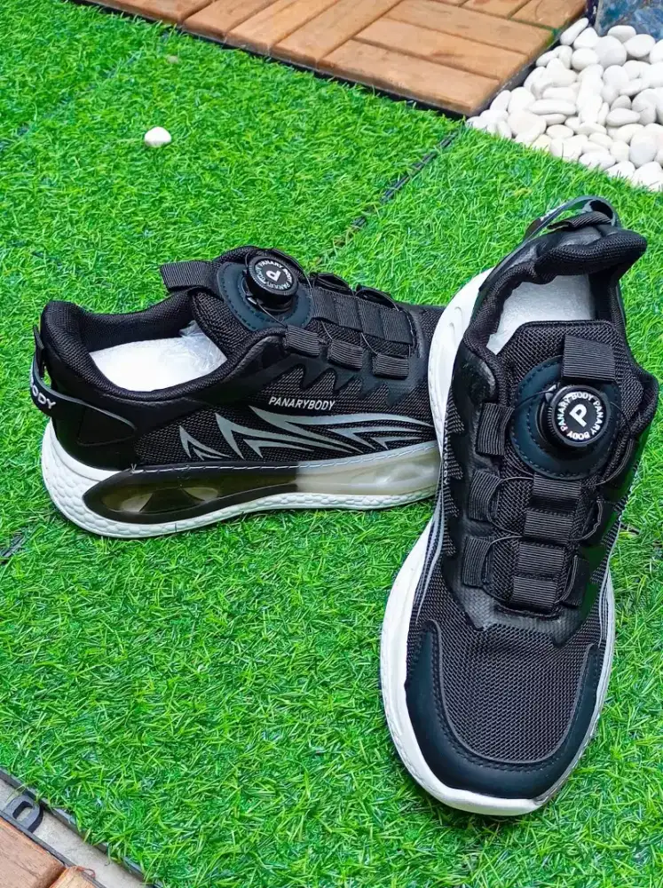 Sepatu premium buat kerja/jogging