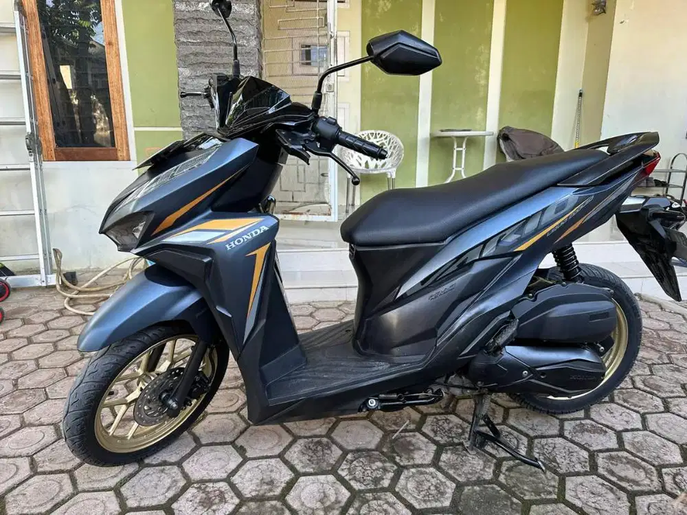 Vario 125 ISS Plat BL
