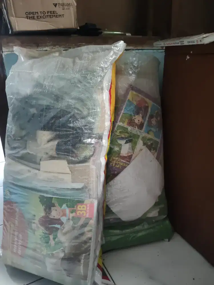 Buku paket bekas