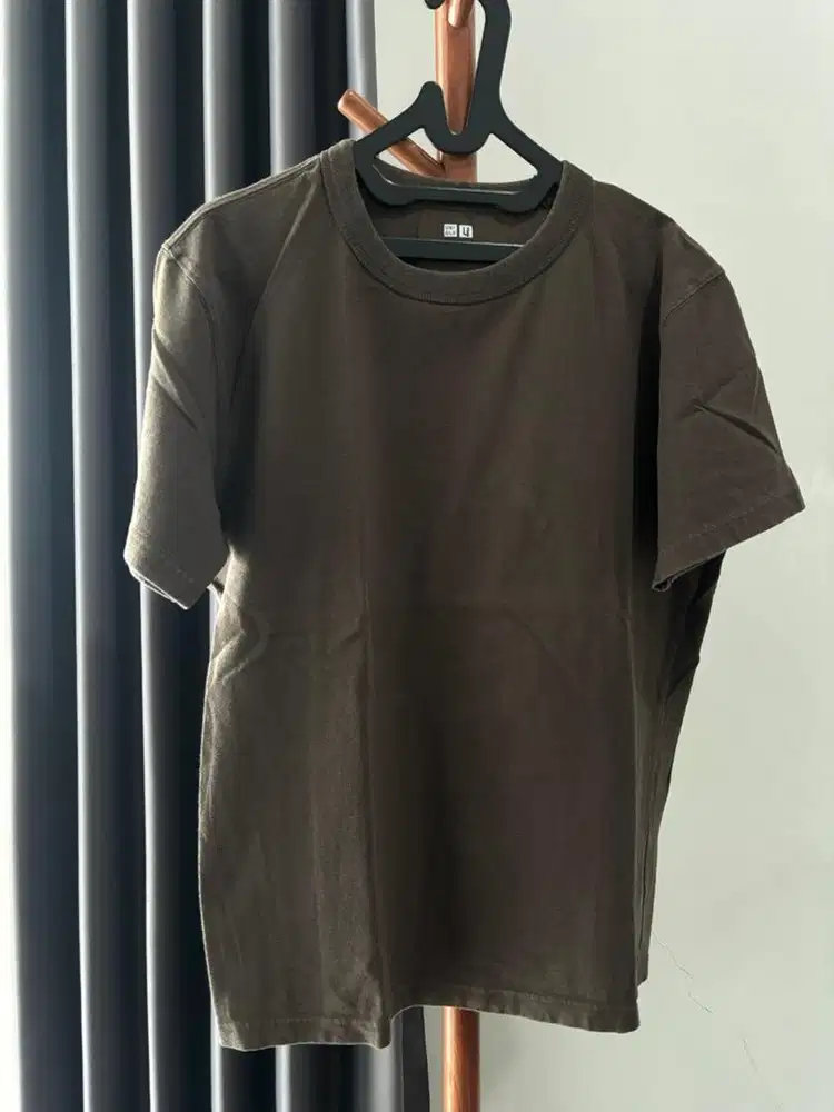 Kaos uniqlo coklat pria