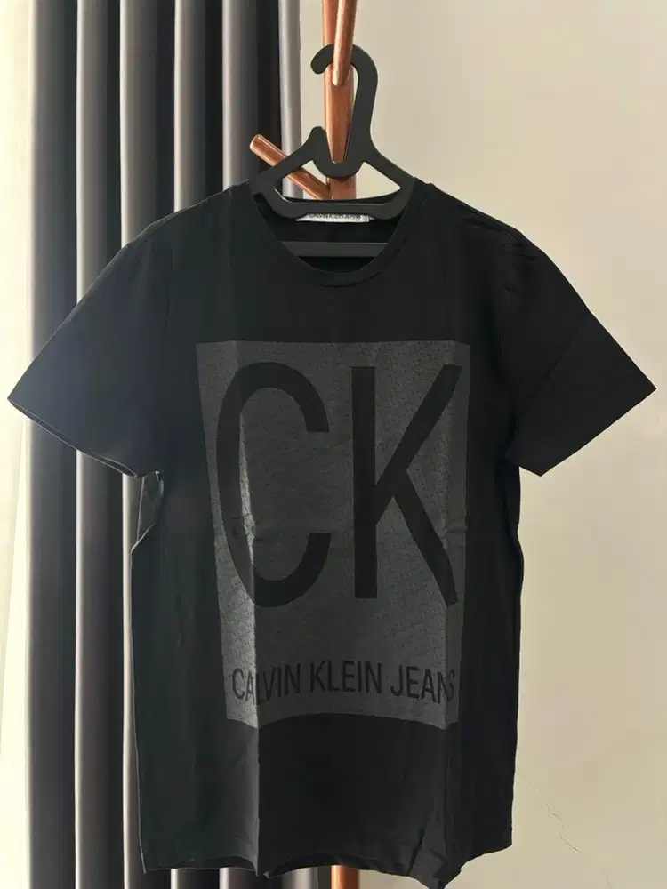 Kaos branded Calvin Klein pria hitam Original