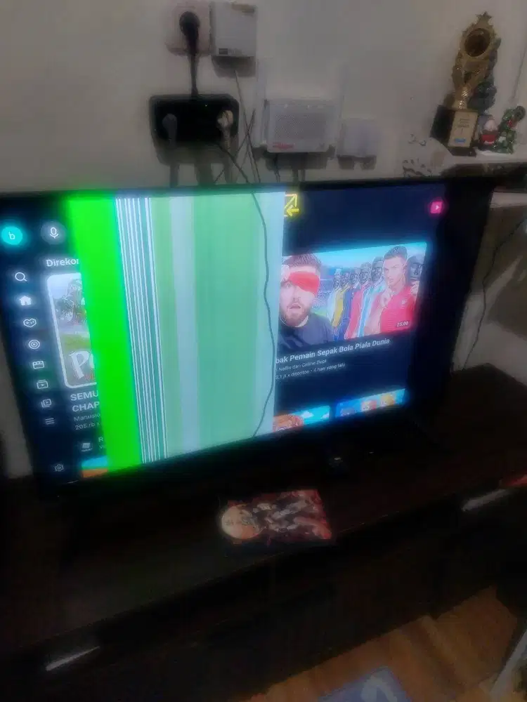 Tv sharp 43 in kondisi layar bergaris
