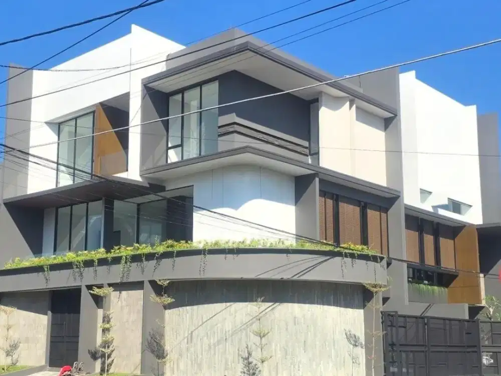 Rumah Manyar Kertoadi  NEW GRESS MODERN STRATEGIS