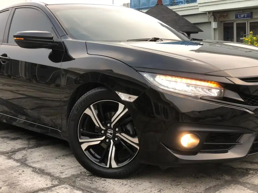 HONDA CIVIC TURBO SEDAN 2018, HITAM, RECORD