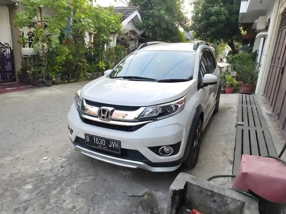 Honda BR-V BRV Prestige CVT Matic AT Tahun 2017 Putih , 2016