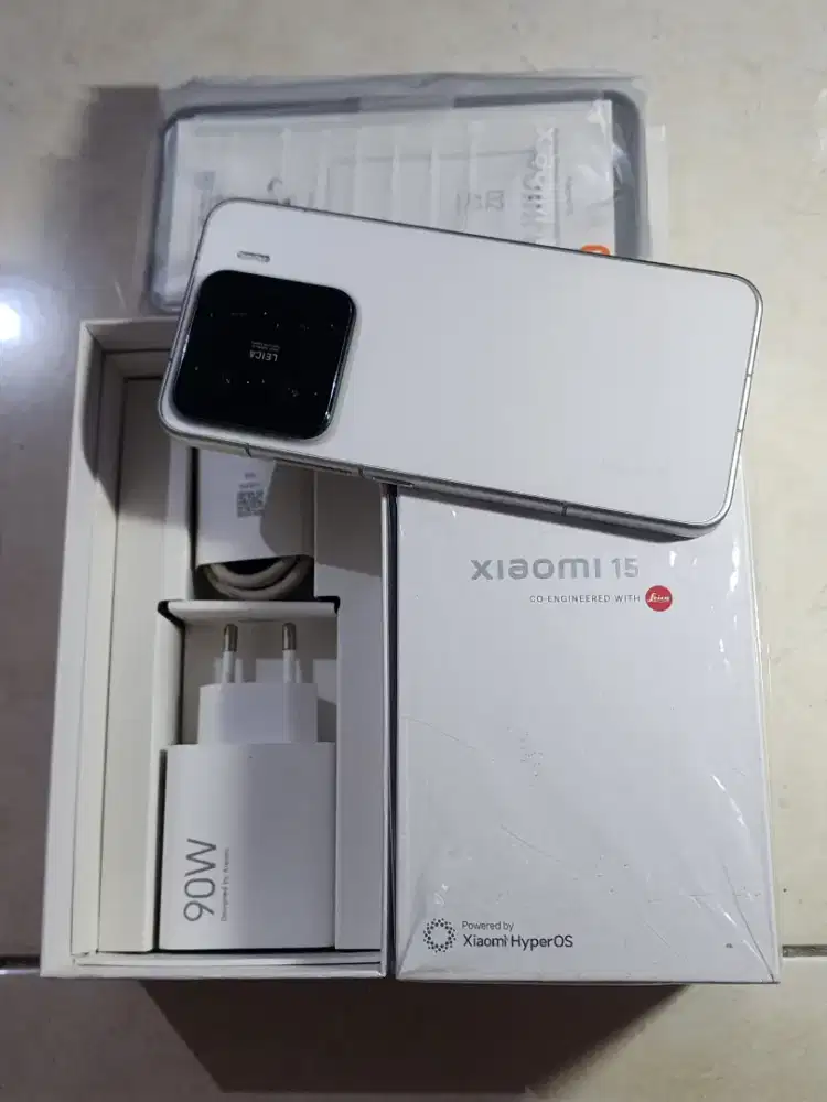 Xiaomi 15 5G 12/512Gb, warna Putih, resmi TAM, kondisi 99,9% Mulus