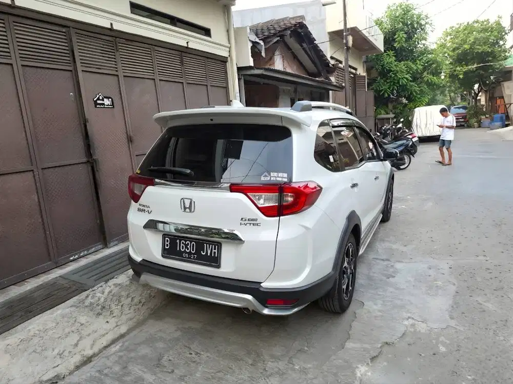Honda BR-V BRV Prestige CVT Matic AT Tahun 2017 Putih , 2018