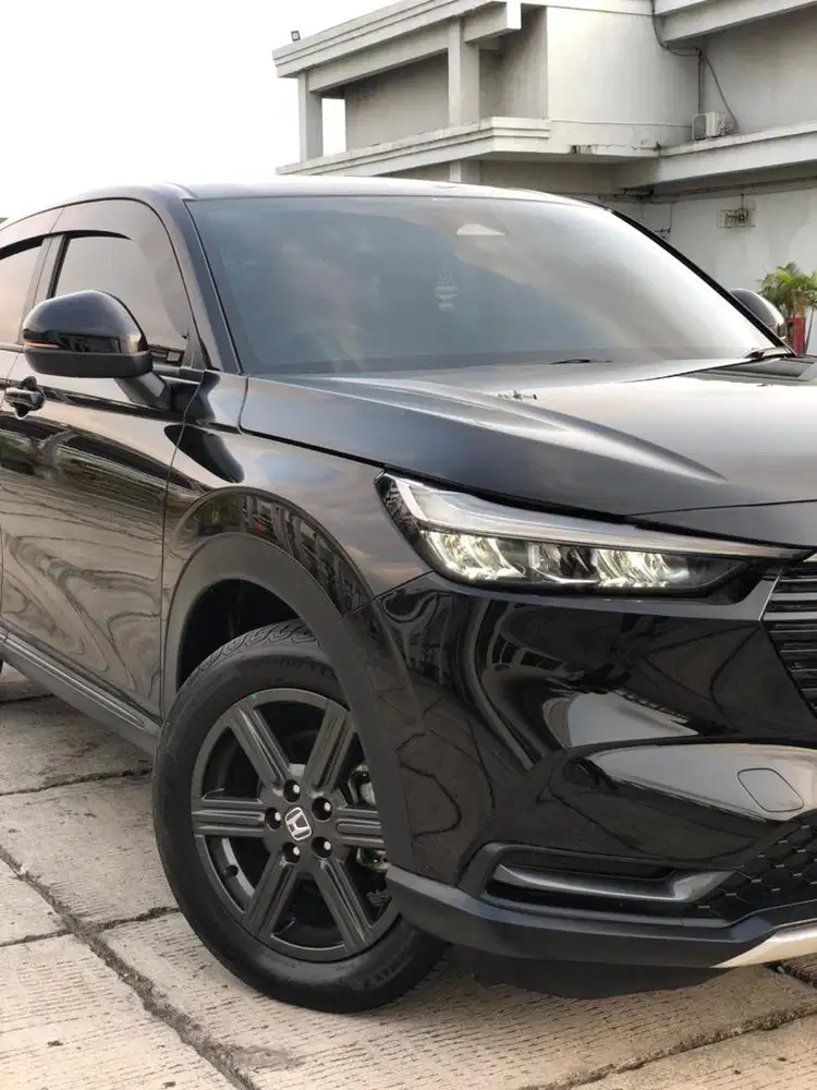 HONDA HRV E CVT 2023, HITAM