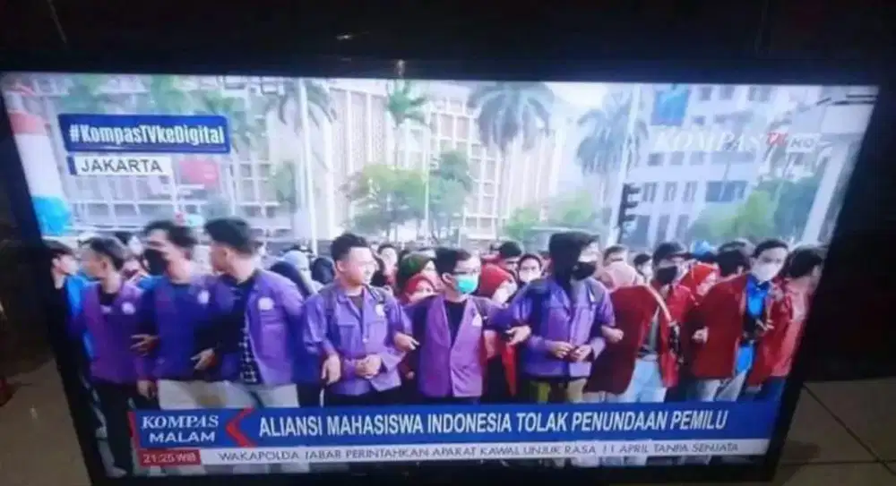 TV LED SHARP 32 INCH MASIH ANALOG PAKE BRACKET.