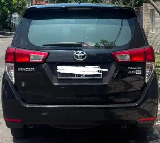 TOYOTA Innova Reborn V-AT 2021