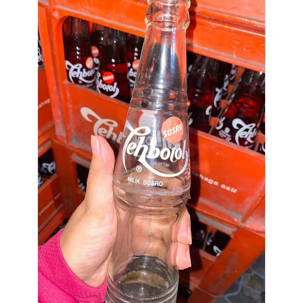 Di jual botol kosongan + krat nya isi 24 botol