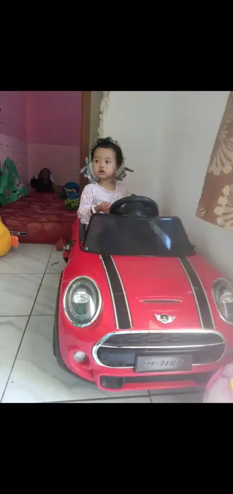Dijual mobil mainan aki bisa pake remote control