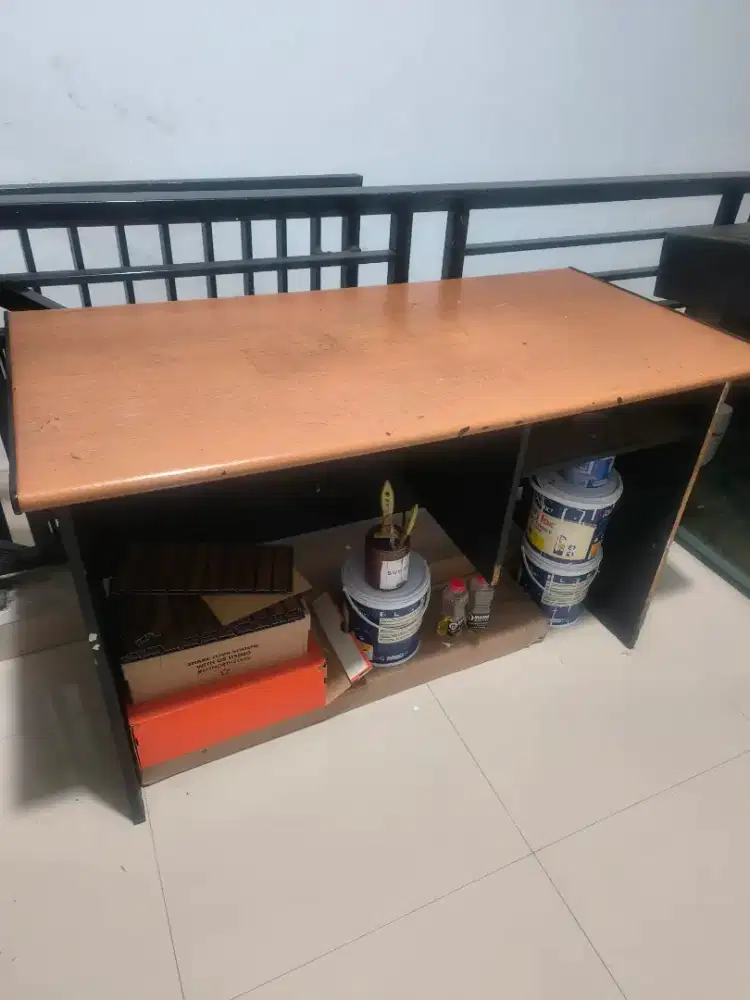 Dijual meja bekas kantor