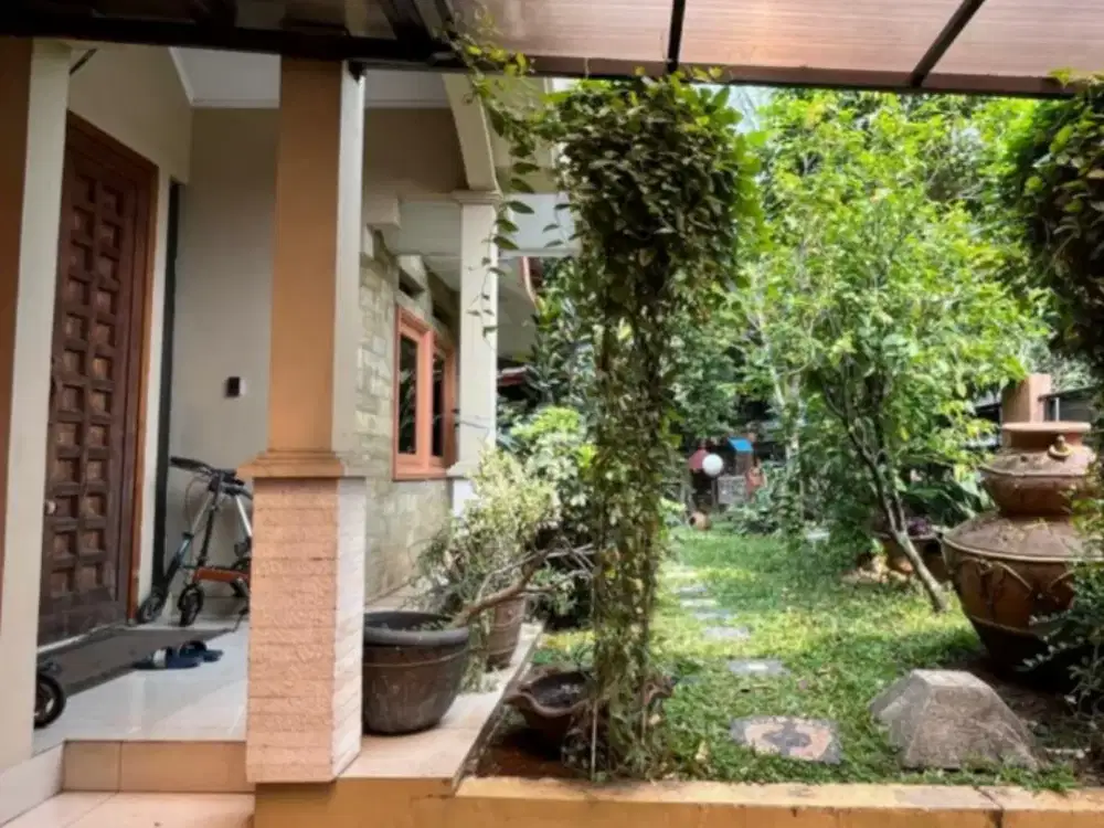 RUMAH CANTIK SIAP HUNI SANGAT TERAWAT DI GRIYA LOKA BSD