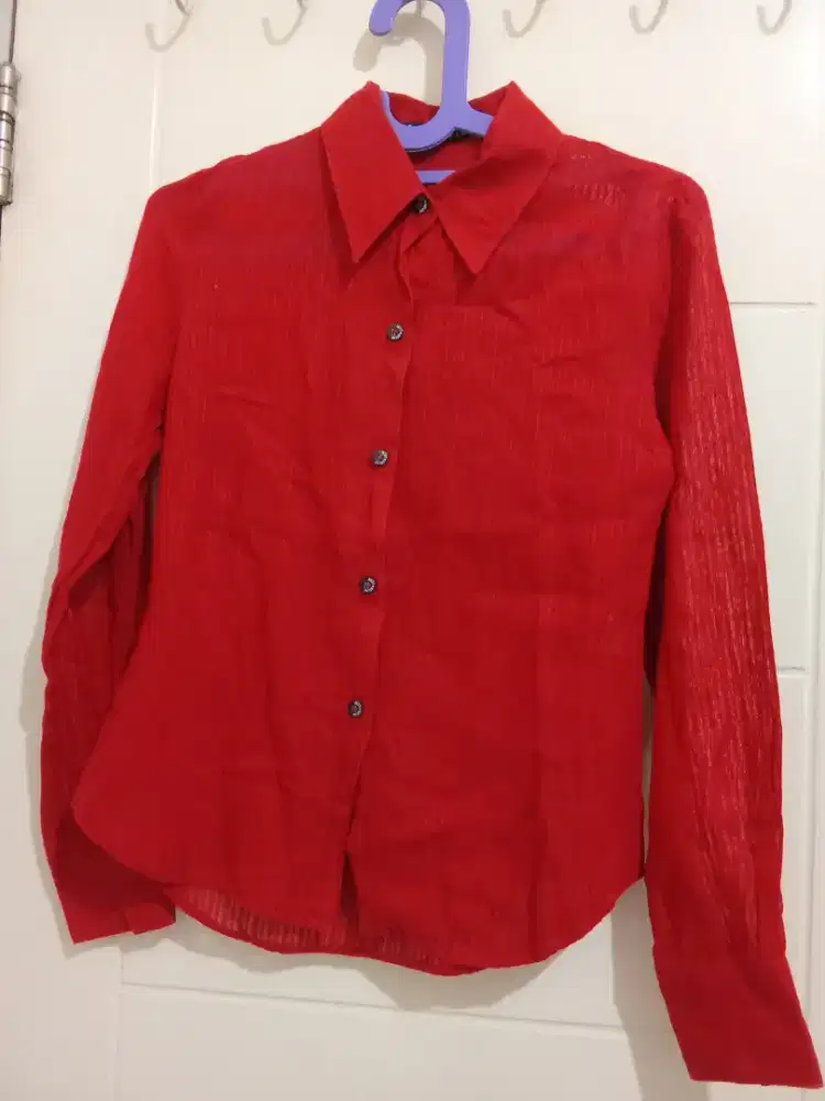 Preloved kemeja wanita warna merah